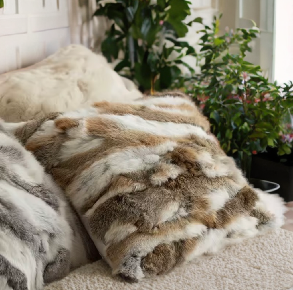 Poduszki futrzane z futra, futrem