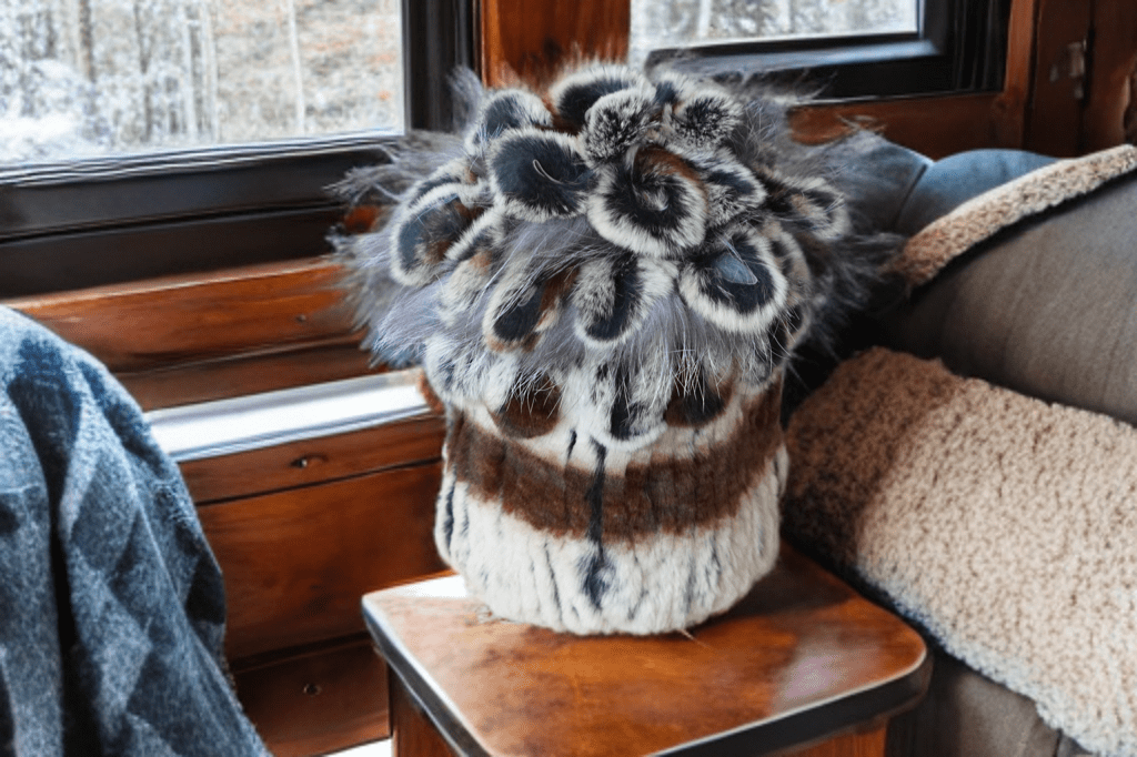 Czapka futrzana z futra królika szynszylo - rexa popiel z brązem,REX - 1 - LEU