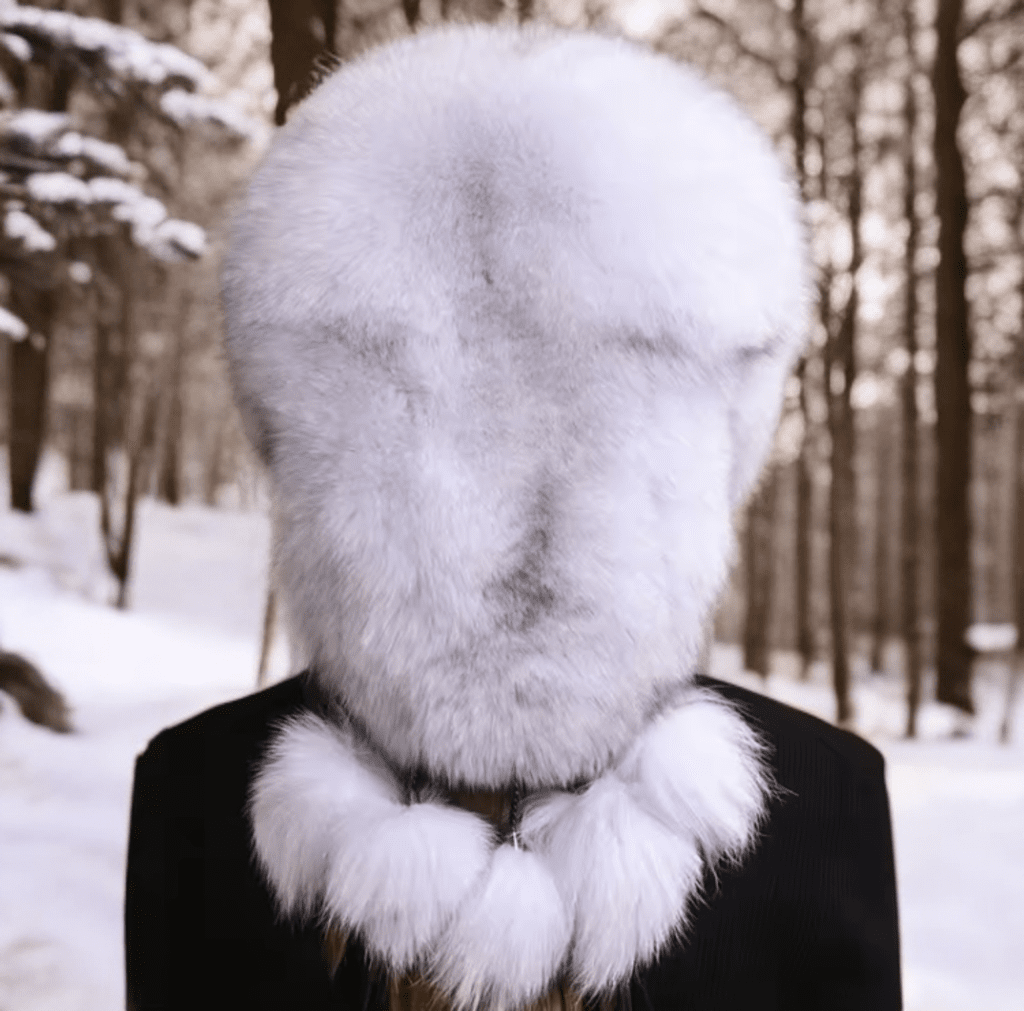 Czapka toczek futrzany z futra lisa biało - szarego hodowlanego - LEU