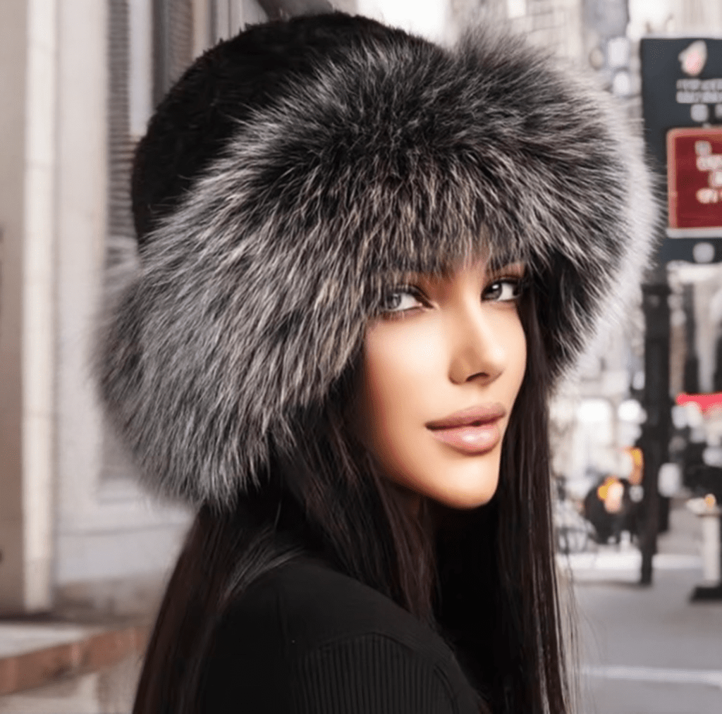 Czapka toczek futrzany z futra norek damski czarny - LEU