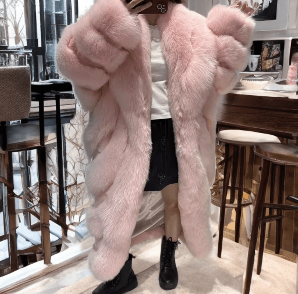 Futro z lisa naturalnego perłowy róż,CH-201-LEU. Futro damskie z lisa naturalnego hodowlanego.