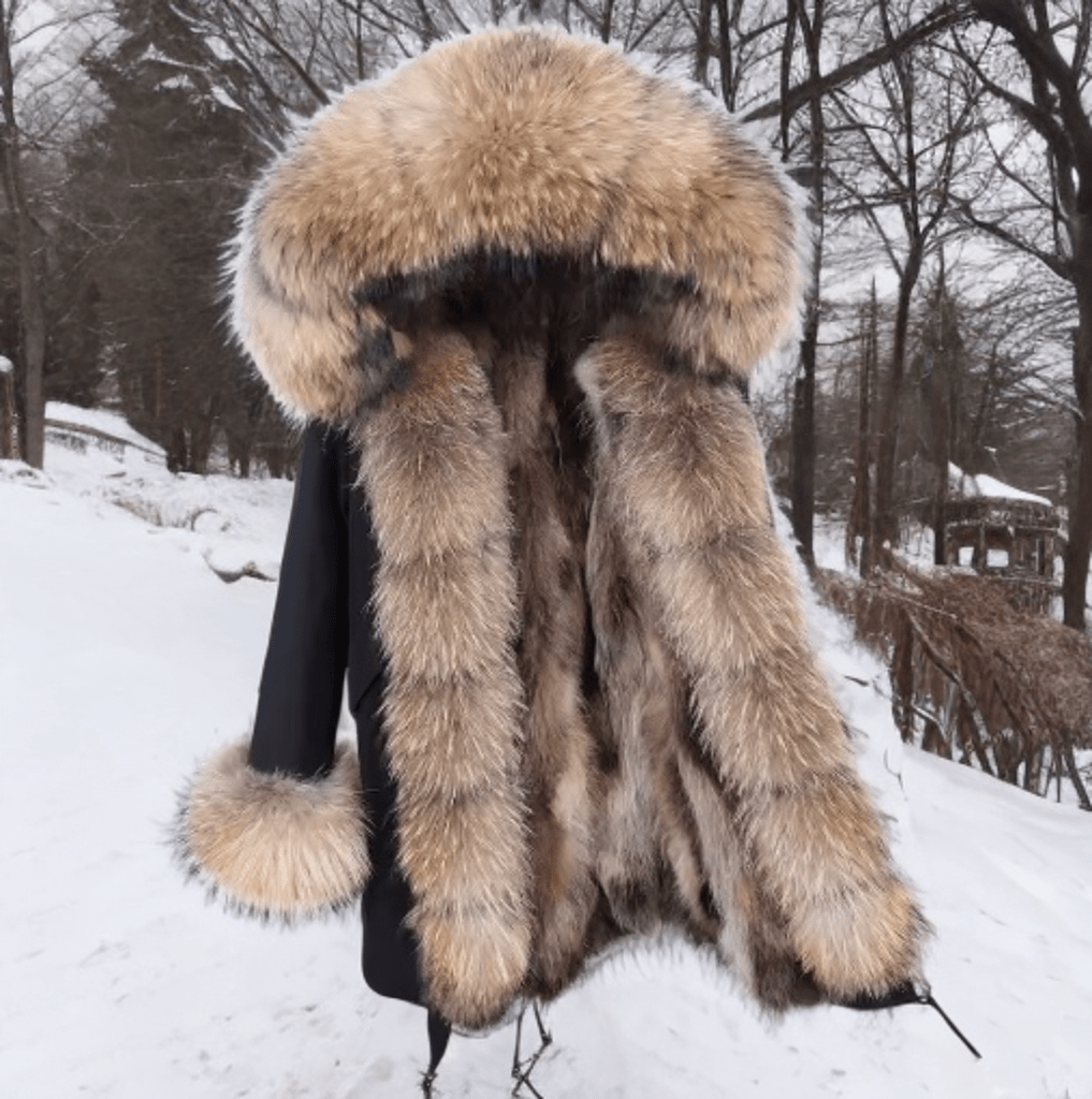 Kurtka parka z futrem jenota, jenotem czarna,VIKA-LEU. Kurtka zimowa damska z futrem w różnych rozmiarach.