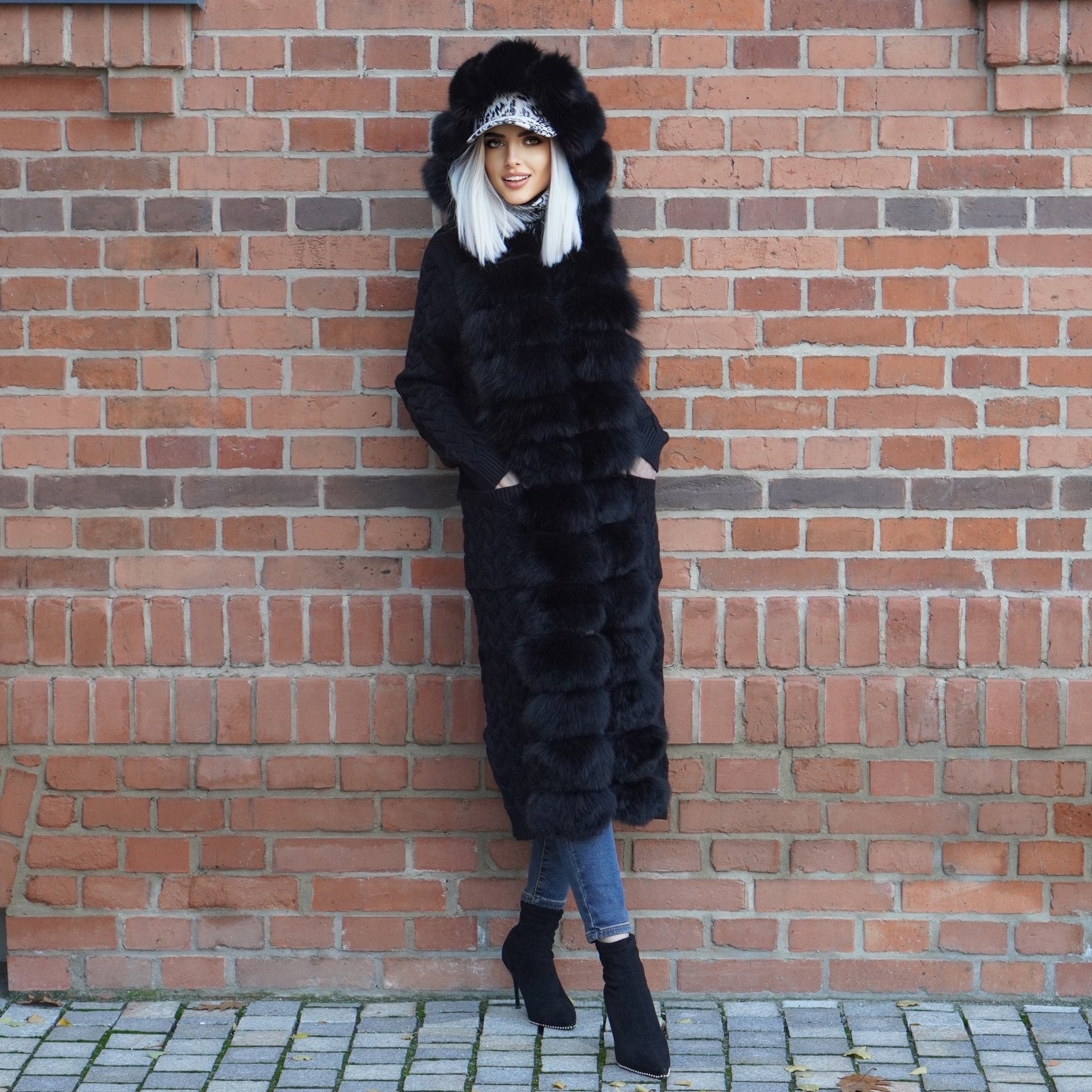 Sweter z lisem, Kardigan futrzany z lisem/czarny - LEU