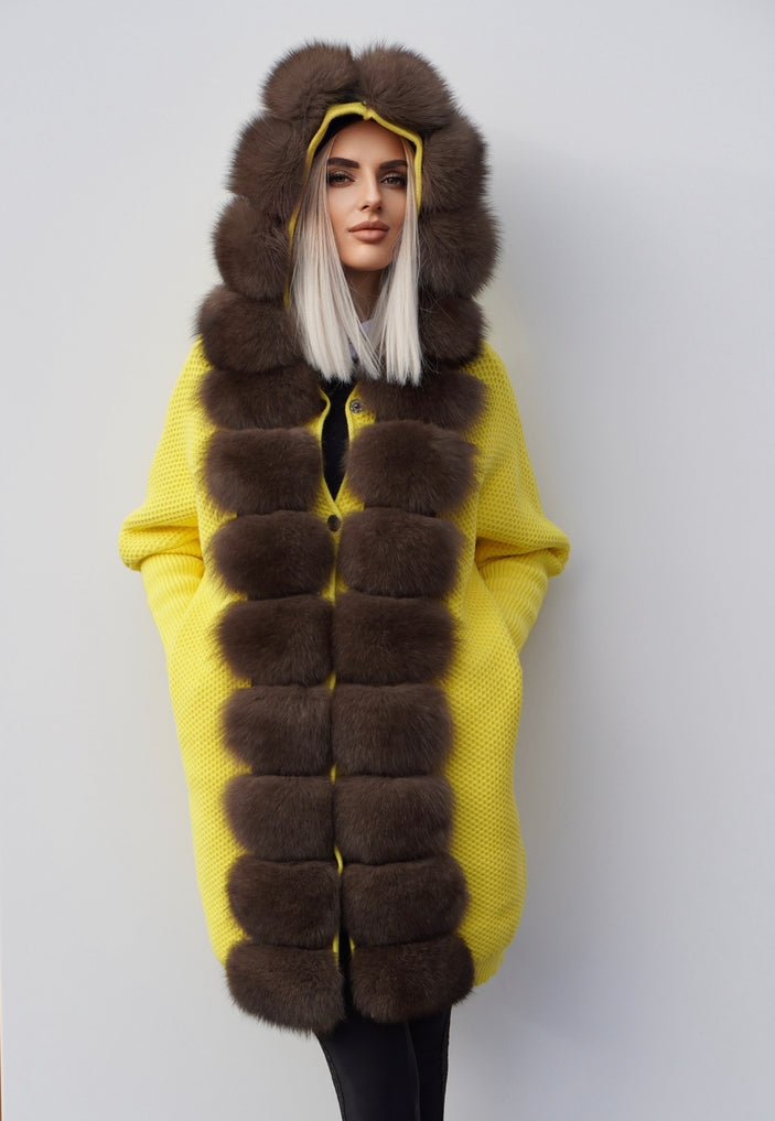 Sweter z lisem naturalnym brązowym,żółty - LEU