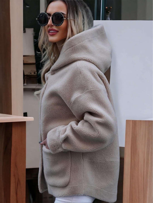 Najmodniejsze futrzane kurtki damskie: krótki vs. długi styl na sezon zimowy - LEU