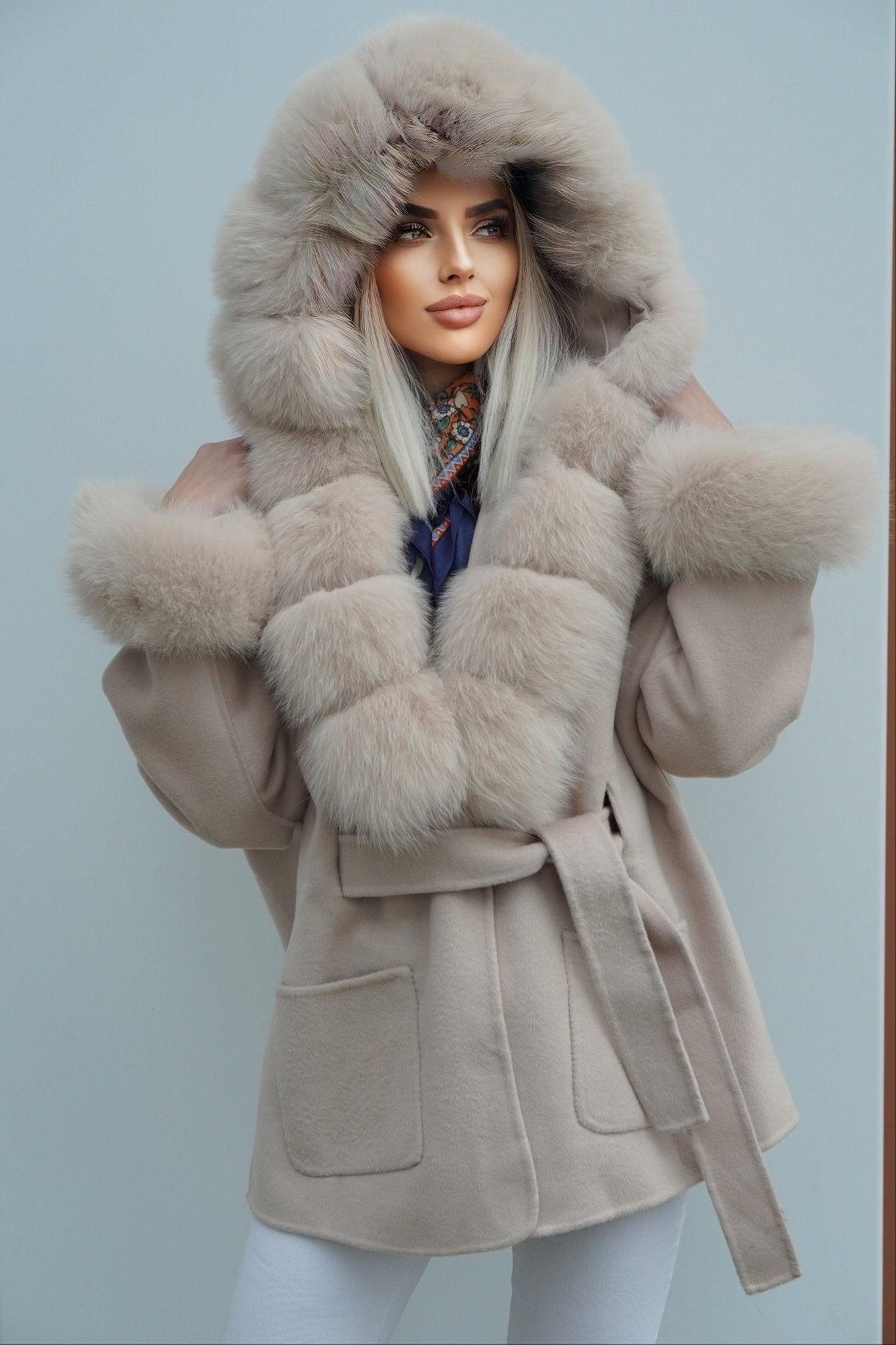 Płaszcze jesienne z lisem,jenotem,szynszylo-rexem LEU str.20