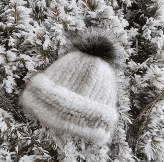 Czapka futrzana z futra norek z pomponem damska biała, CH - 1 - LEU