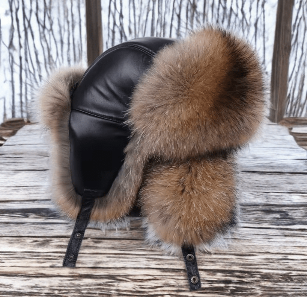 Czapka uszatka skórzana z futrem jenota damska od LEU. Zobacz modele i kolory on-line.