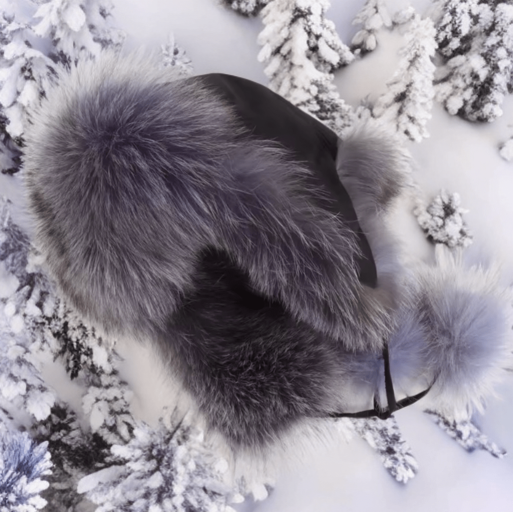 Czapka z futra uszatka z lisa srebrnego damska,czara LIS-1 od LEU. Czapka z futra naturalnego damska.