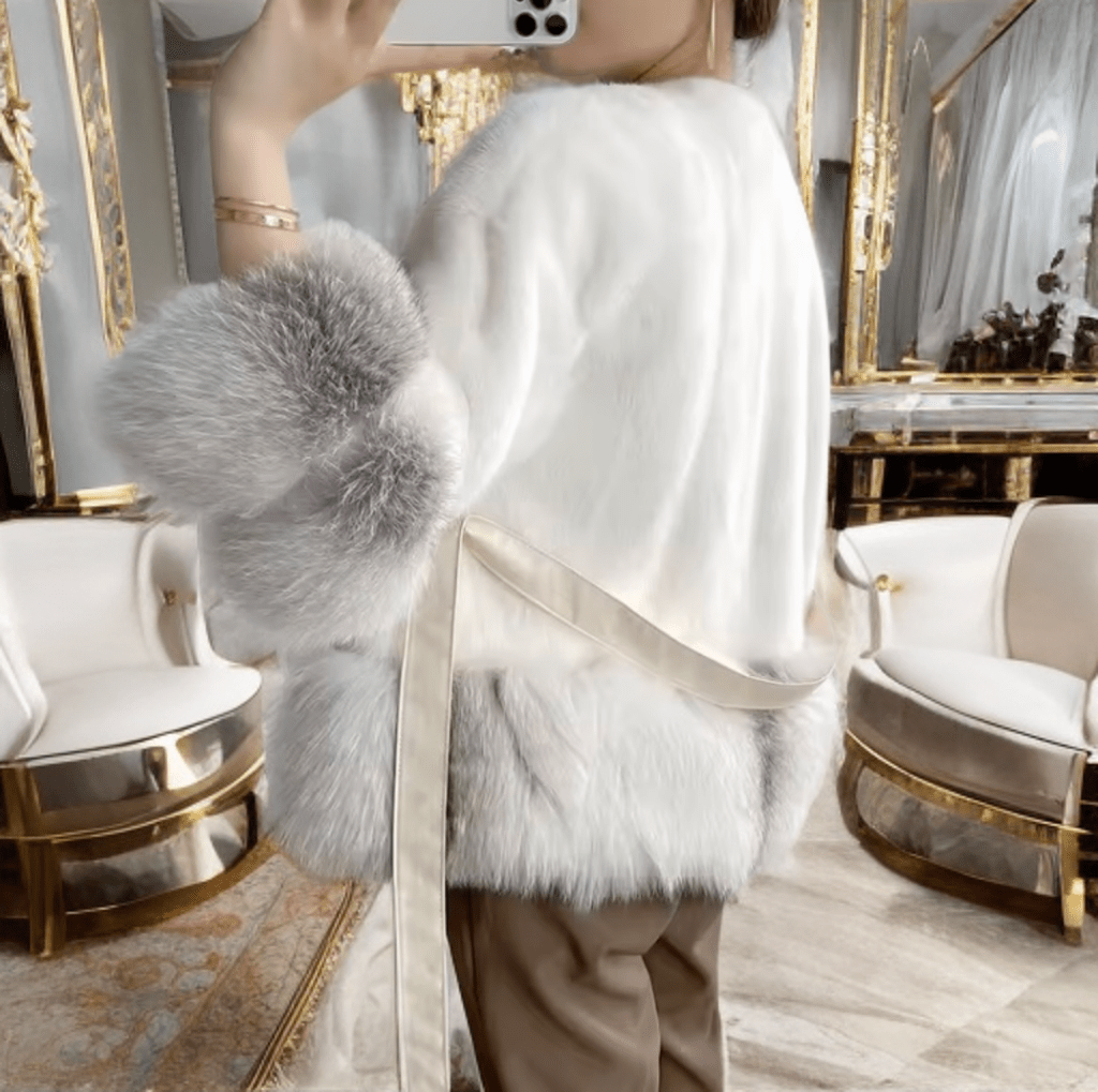 Futro z norek białe damskie for only 12,900.00 zł od LEU. Futro naturalne damskie futrzane zimowe. 