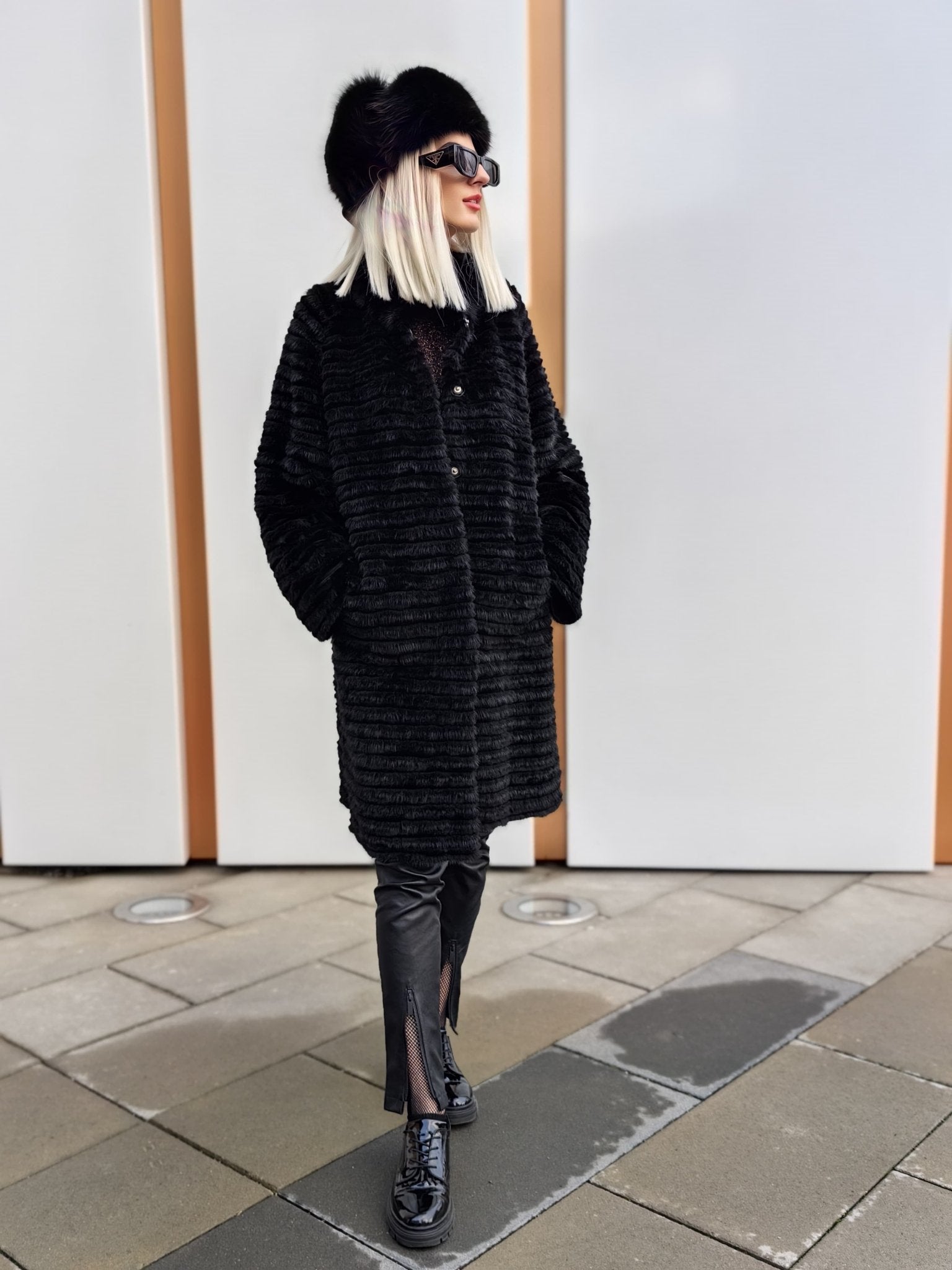 Futro z norek damskie czarne, Płaszcz z futra norek damski czarny od LEU