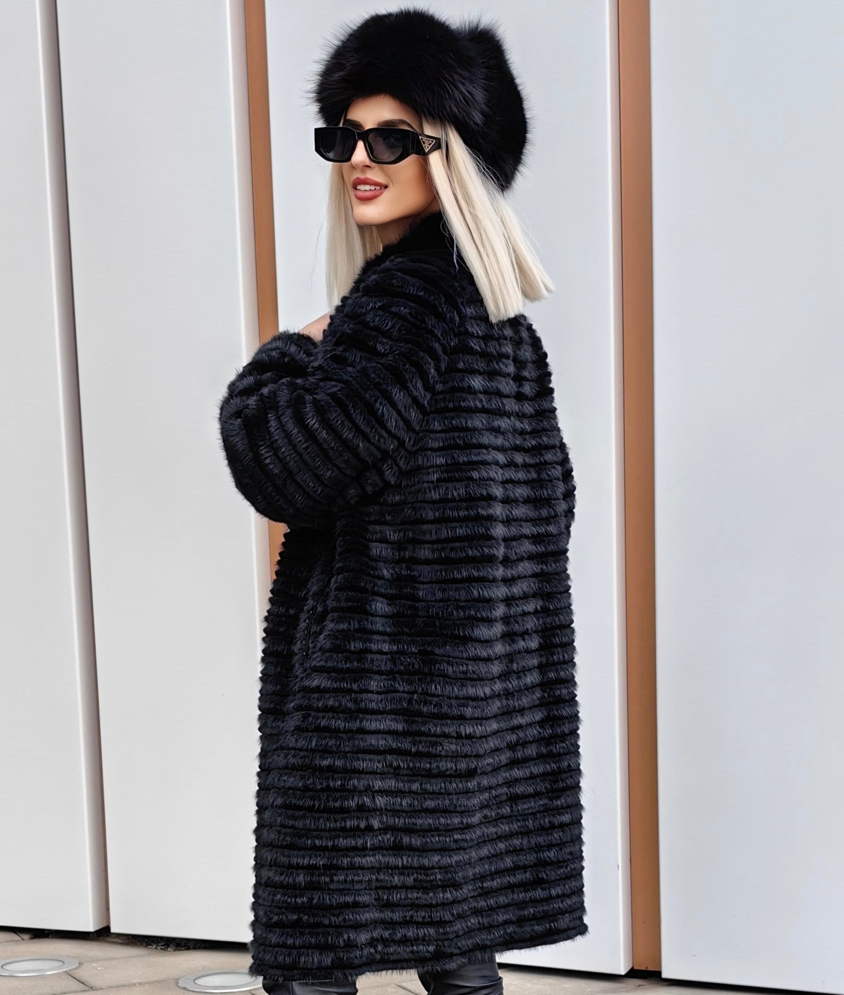 Futro z norek damskie czarne, Płaszcz z futra norek damski czarny od LEU