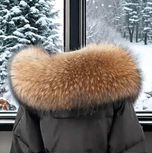 Kołnierz z jenota futra naturalnego do kaptura ciemny brąz 60x13 od LEU.  Kołnierz do kurtki czy płaszcza.