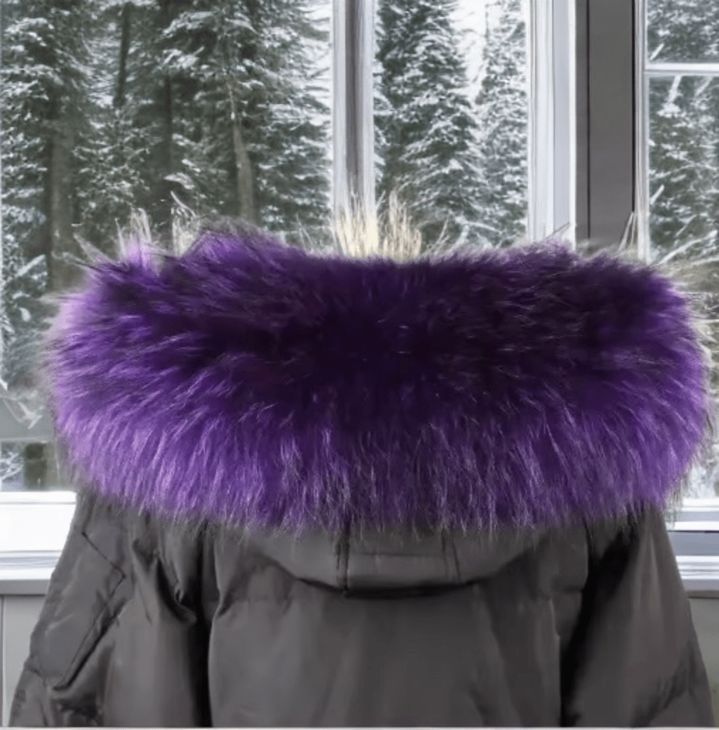 Kołnierz z jenota futra naturalnego do kaptura fioletowy 60x13 od LEU. Kołnierz do kurtki czy płaszcza.