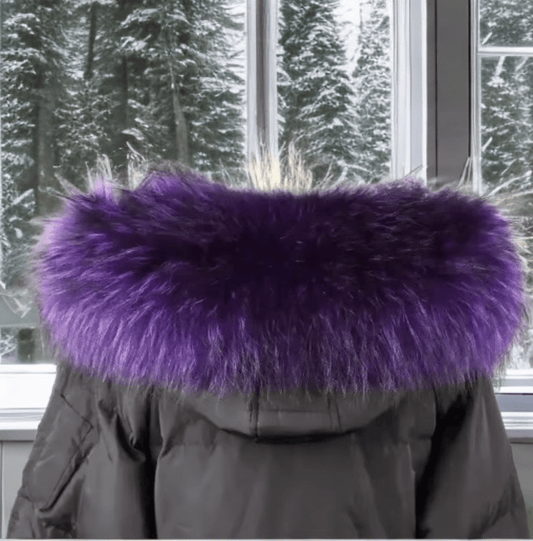 Kołnierz z jenota futra naturalnego do kaptura fioletowy 60x13 od LEU. Kołnierz do kurtki czy płaszcza.