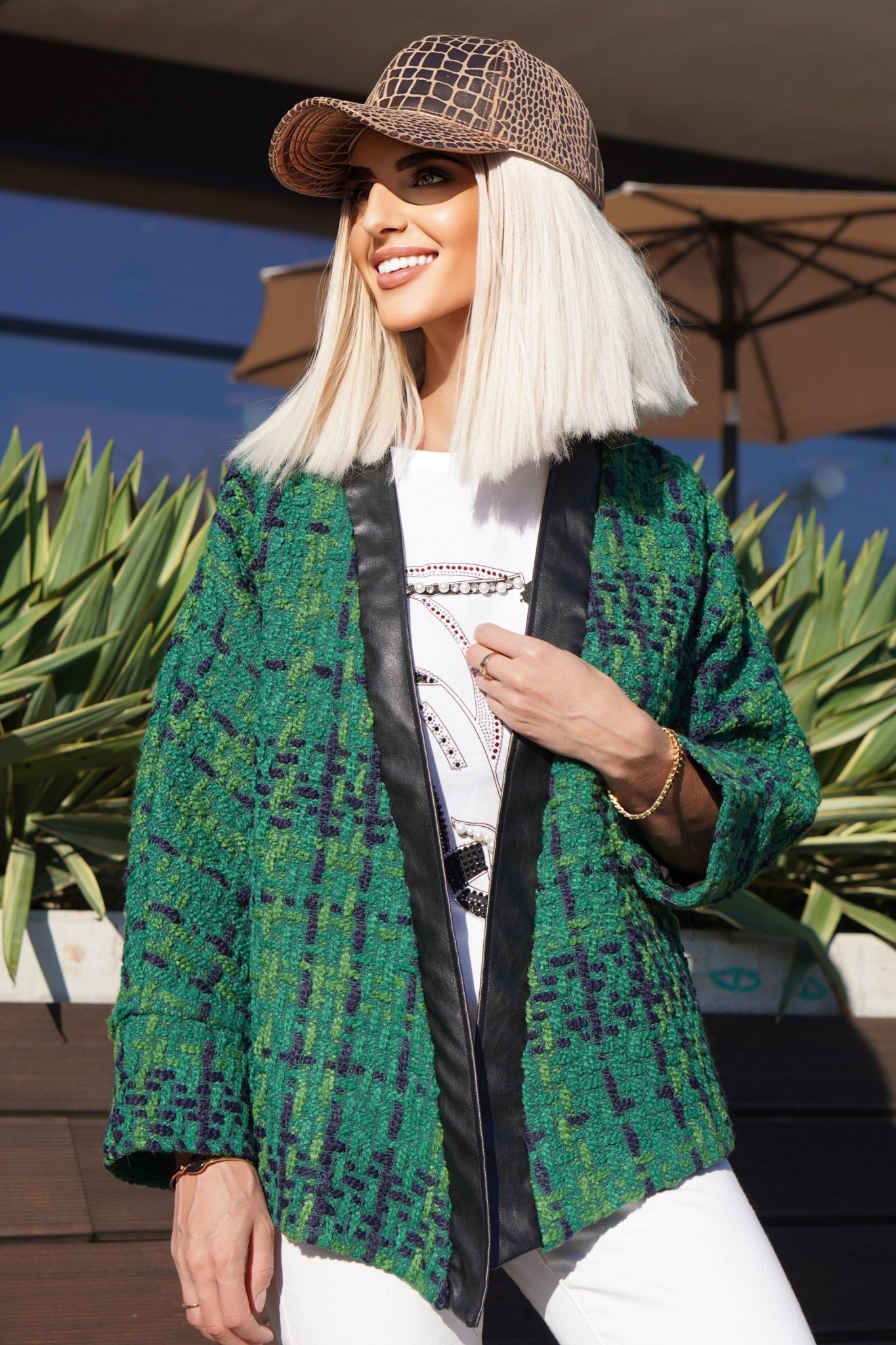 Płaszcz wełniany damski z paskiem butelkowa zieleń - LEU