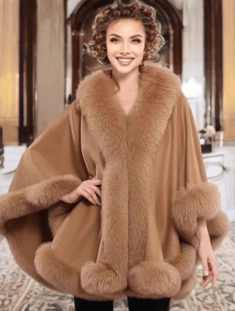 Płaszcz z lisa futrzane ponczo z lisem oversize beżowe, GALA - LEU