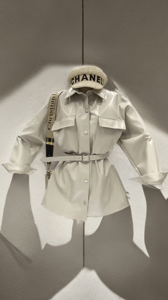 Sukienka skórzana damska beżowa,SANDRA od LEU wykonana z ekologicznej skóry  dostępna w różnych kolorach.